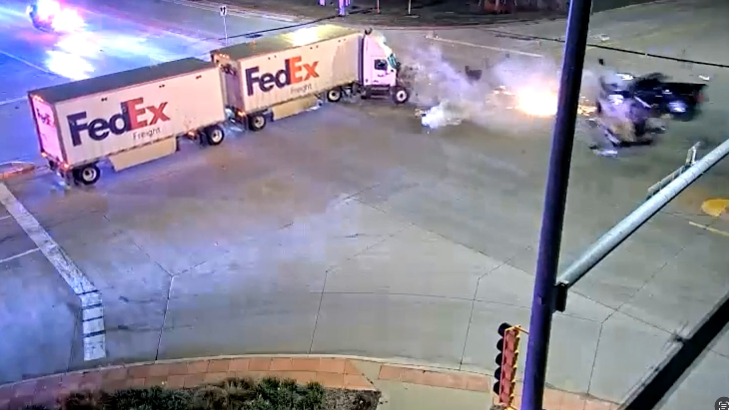 Watch: Suspect fleeing from police crashes into FedEx semi-truck — Smyrna Community news